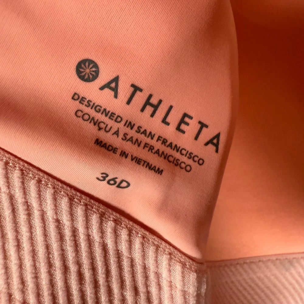 Athleta Womens Size 36D‎ Sports Bra Peach Orange Advance Zip Front Racerback